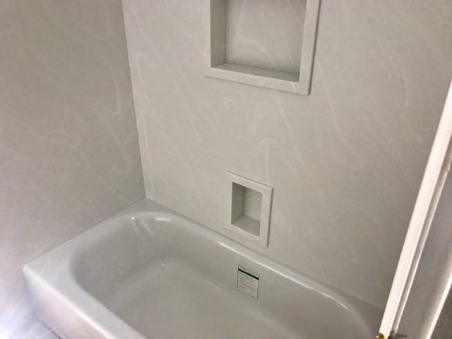 Solid Surface Corian Shower Design, Corian Bathtub Surround